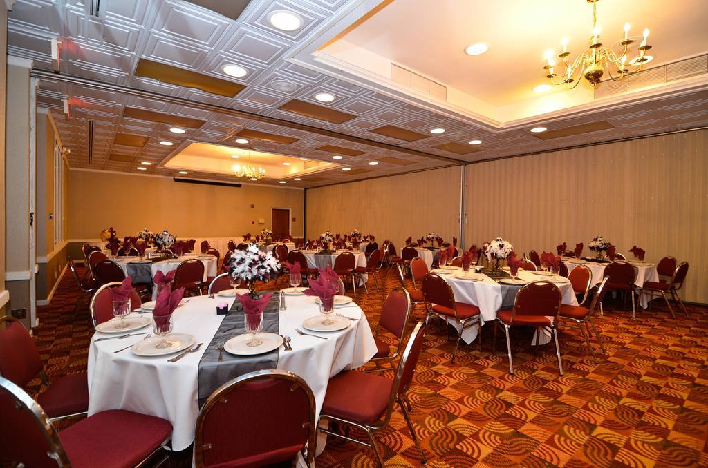Red Lion Hotel Farmington Restaurante foto